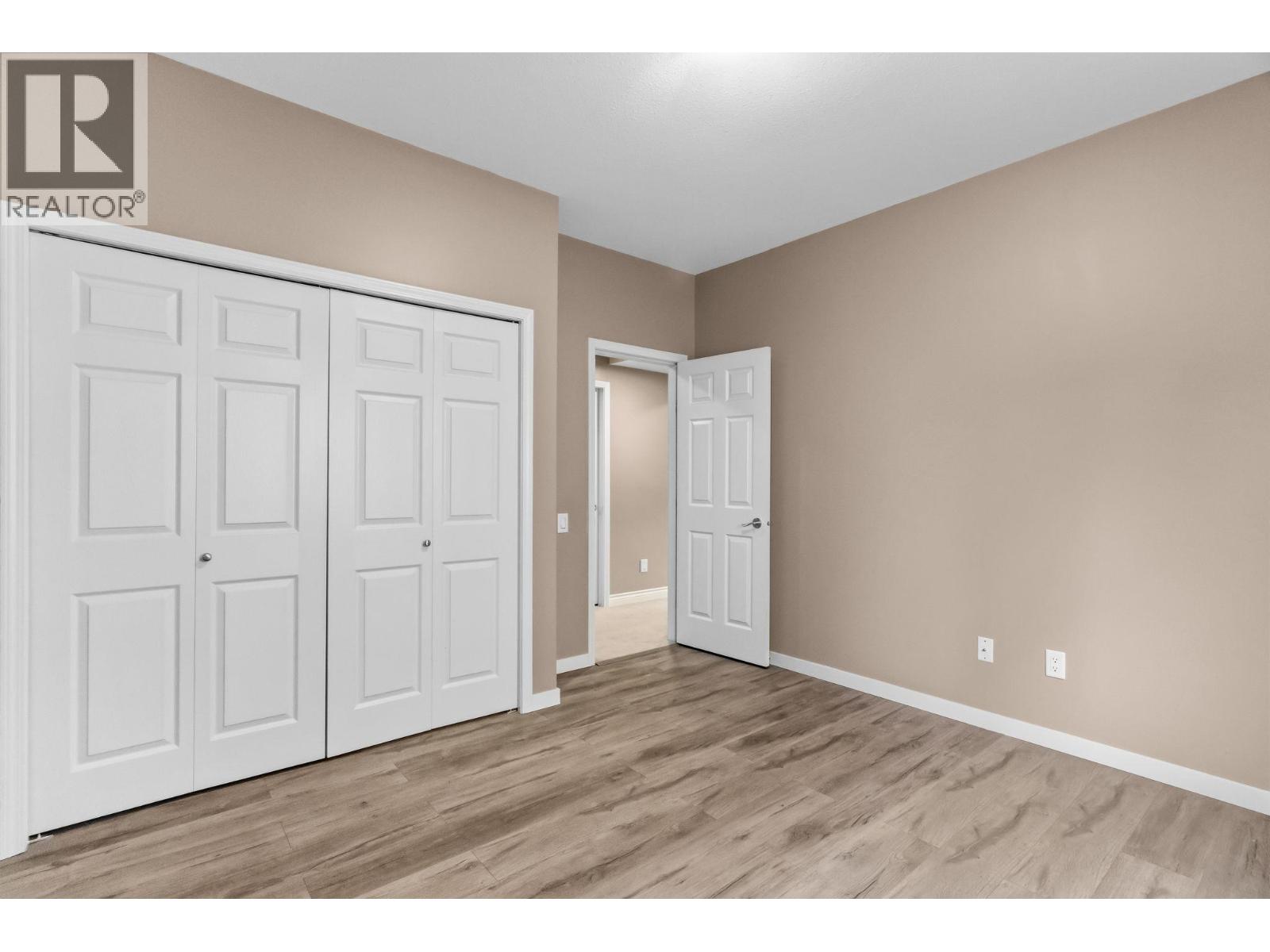 534 South Crest Drive Property Photo 11