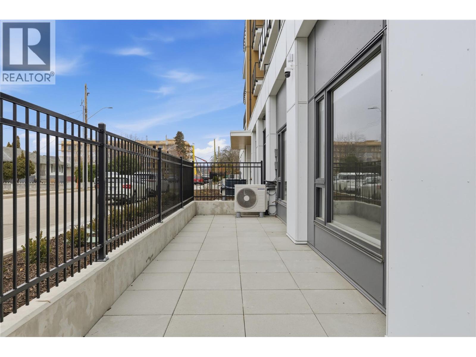 1390 Pridham Avenue Unit# Th4 Lot# 3 Property Photo 4