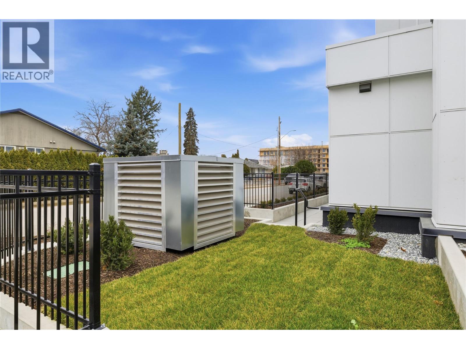 1390 Pridham Avenue Unit# Th4 Lot# 3 Property Photo 7