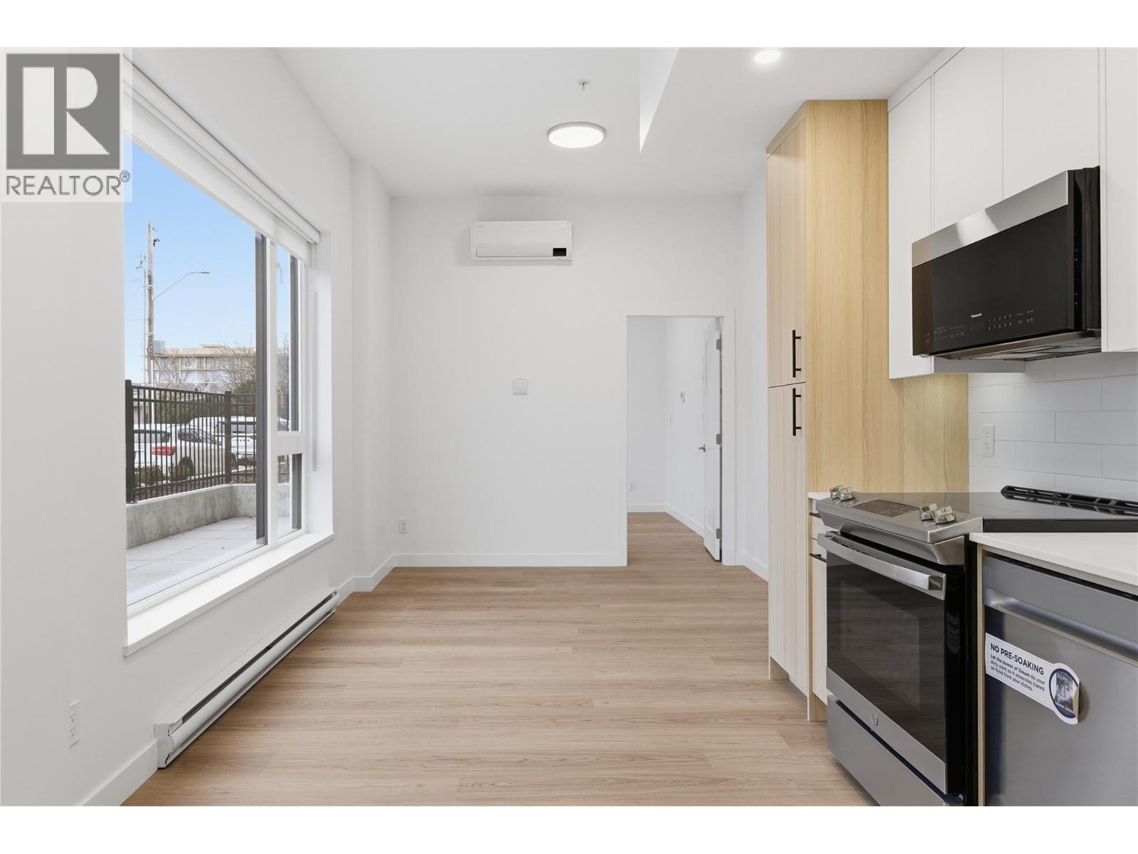 1390 Pridham Avenue Unit# Th4 Lot# 3 Property Photo 12
