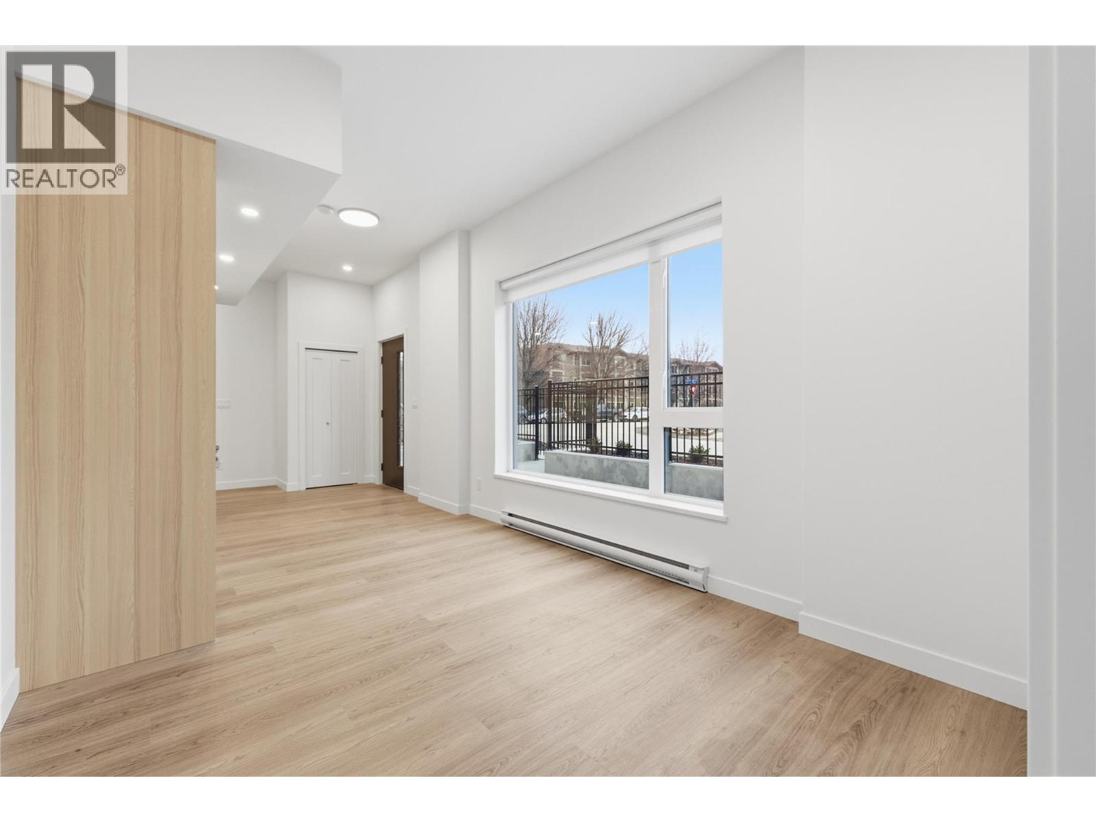 1390 Pridham Avenue Unit# Th4 Lot# 3 Property Photo 15