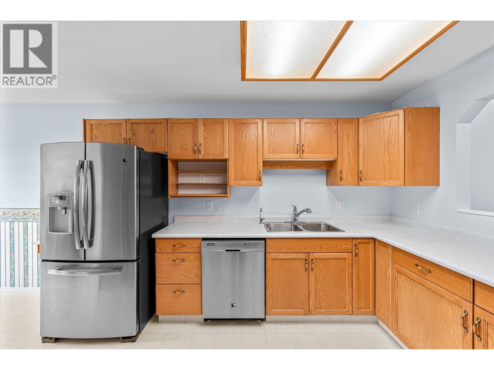 1874 Parkview Crescent Unit# 17 Property Photo 3