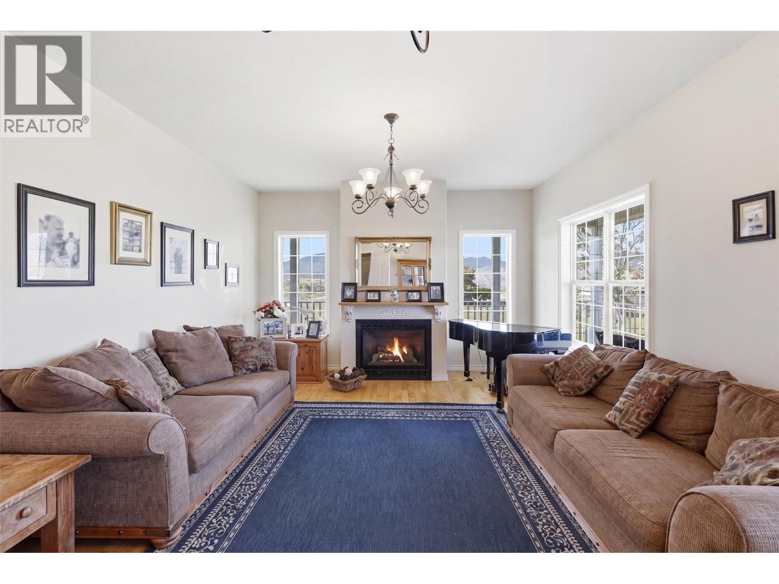 1956 Gardiner Road Property Photo 14