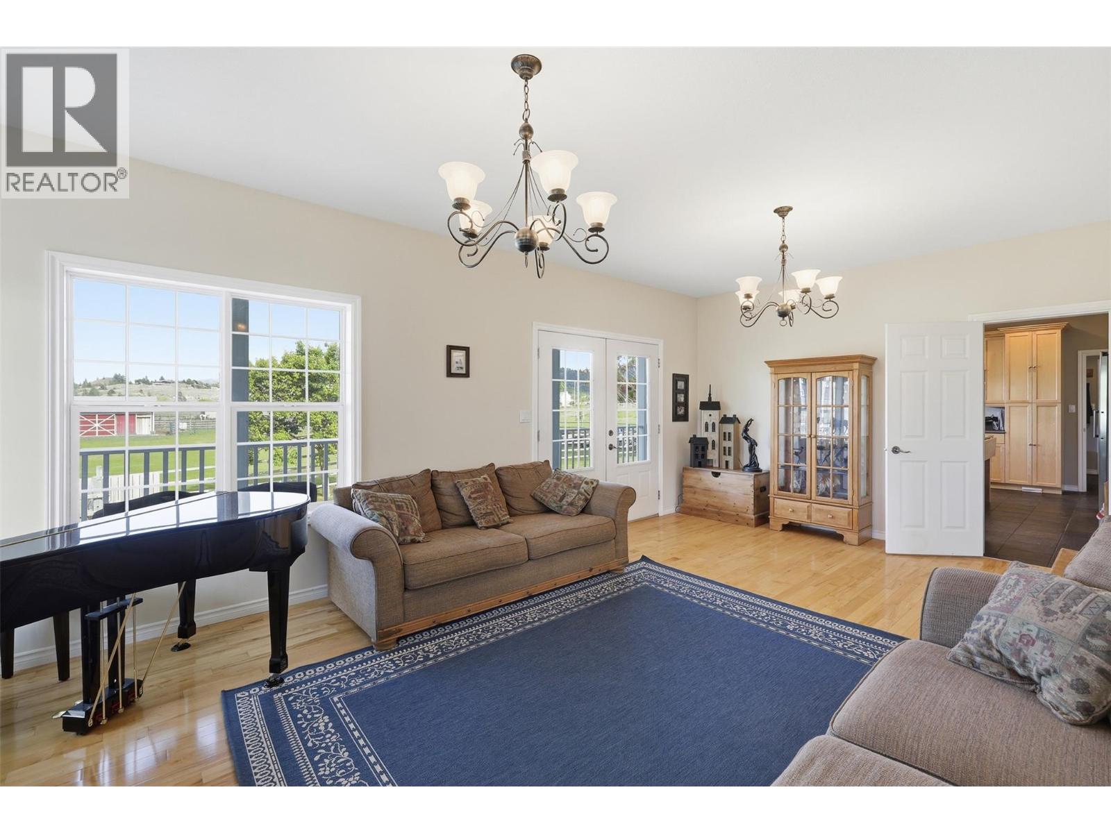 1956 Gardiner Road Property Photo 15