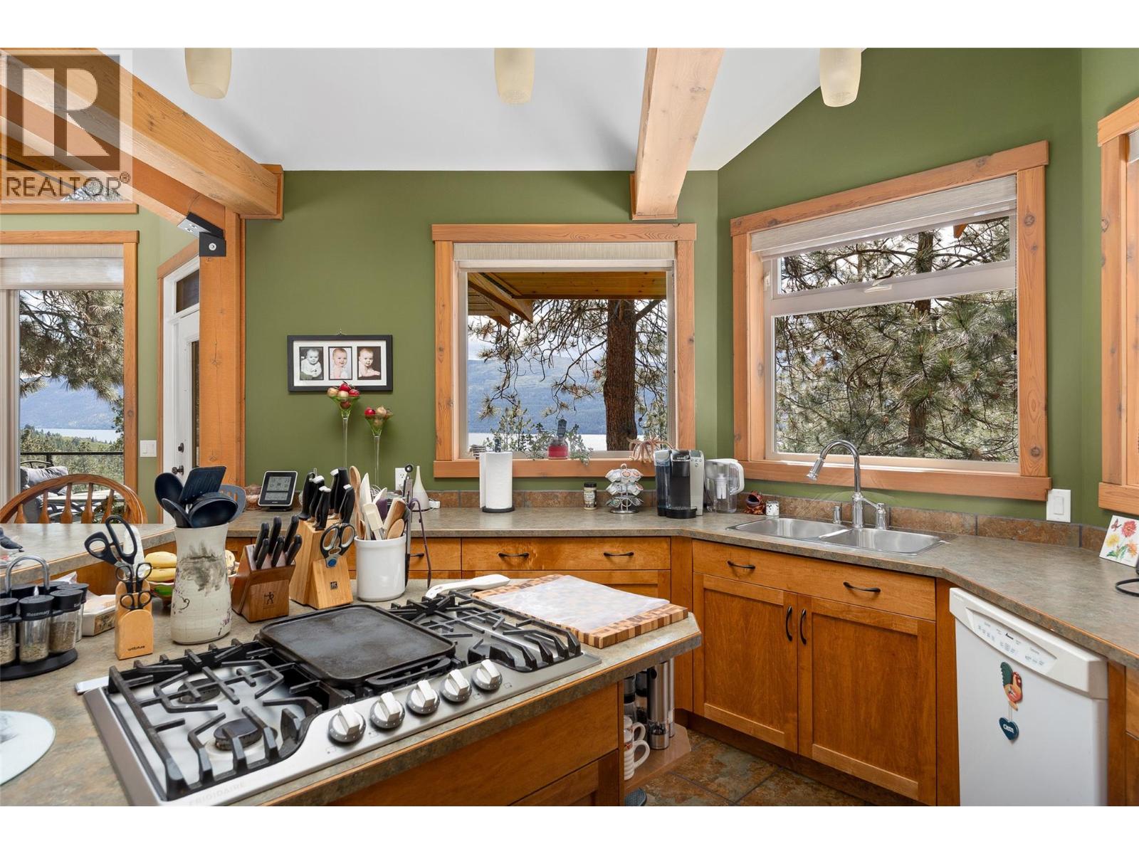 17142 Commonage Road Property Photo 17