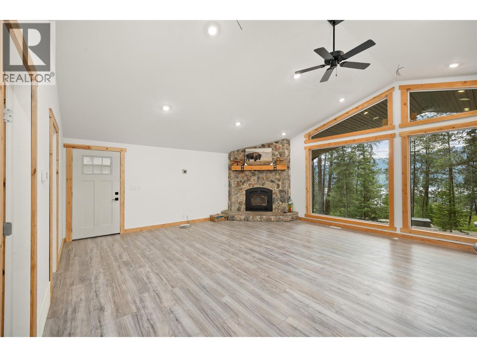 17142 Commonage Road Property Photo 45