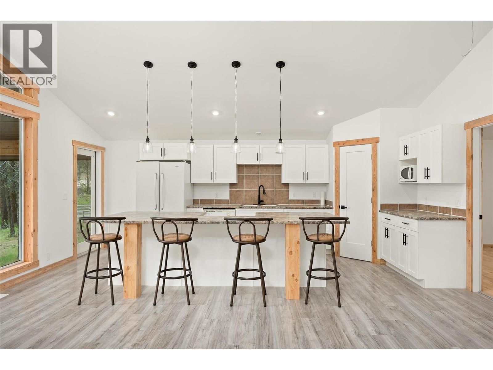 17142 Commonage Road Property Photo 46