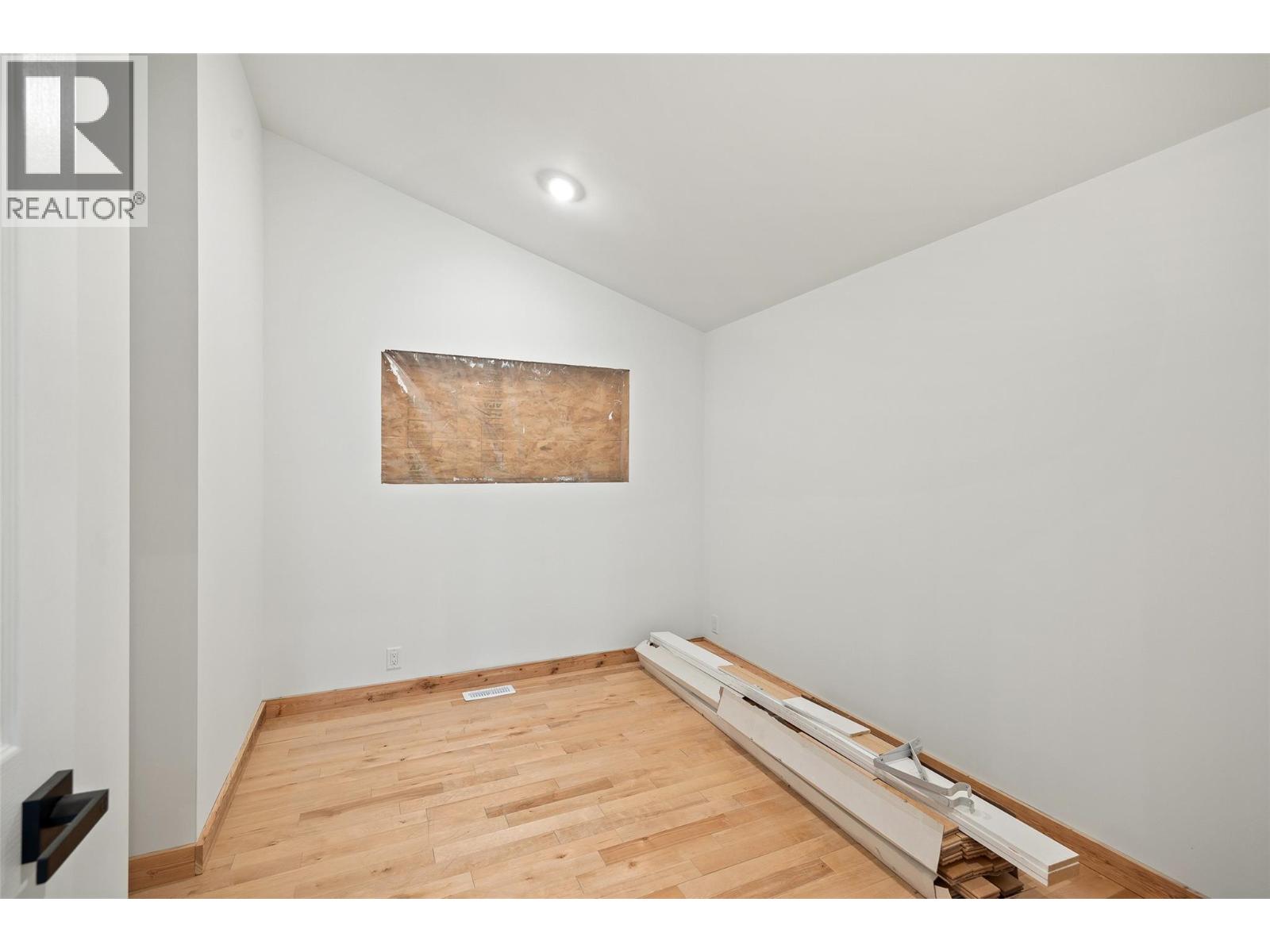 17142 Commonage Road Property Photo 48
