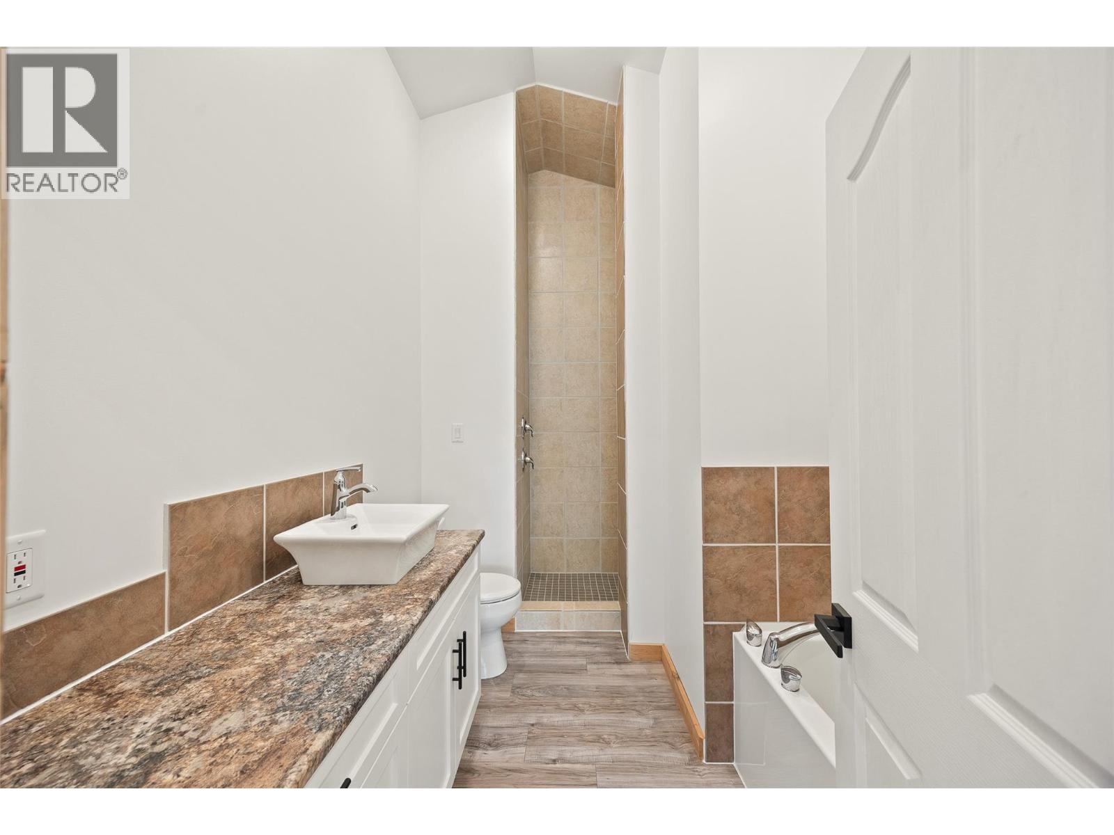 17142 Commonage Road Property Photo 49