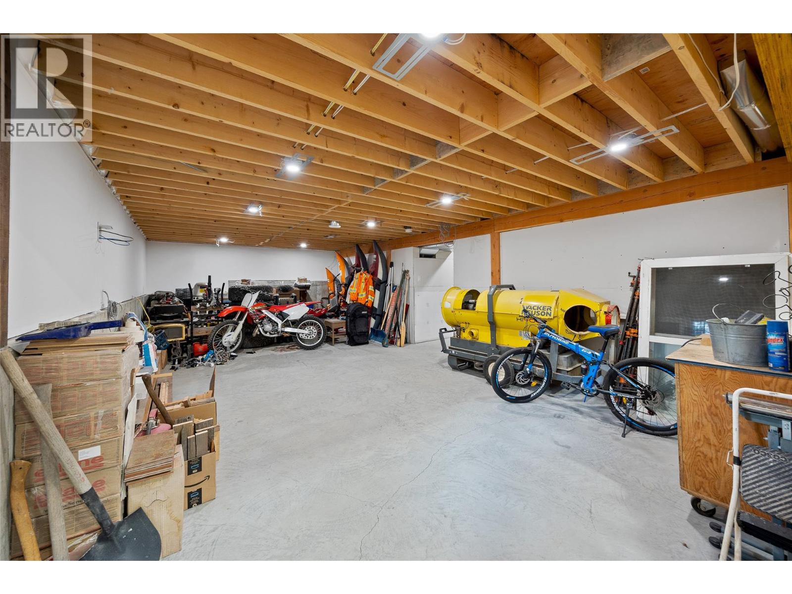 17142 Commonage Road Property Photo 51