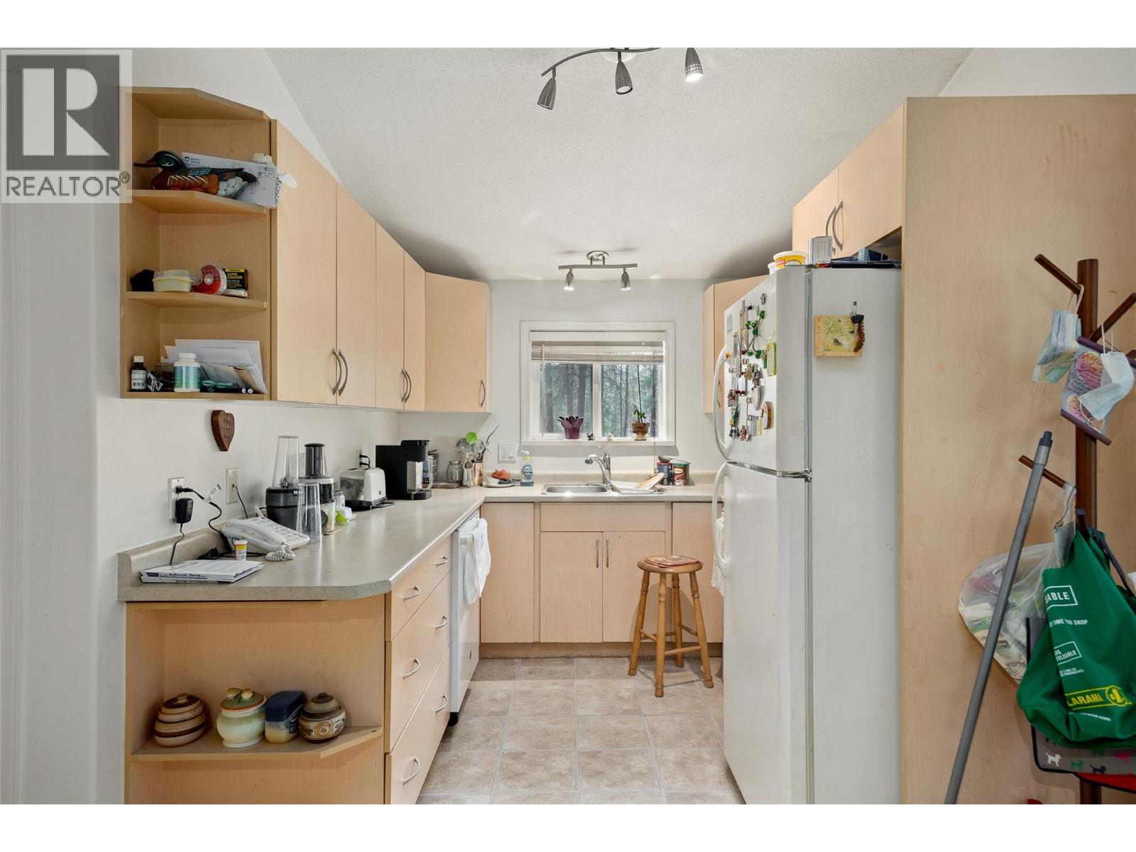 17142 Commonage Road Property Photo 57