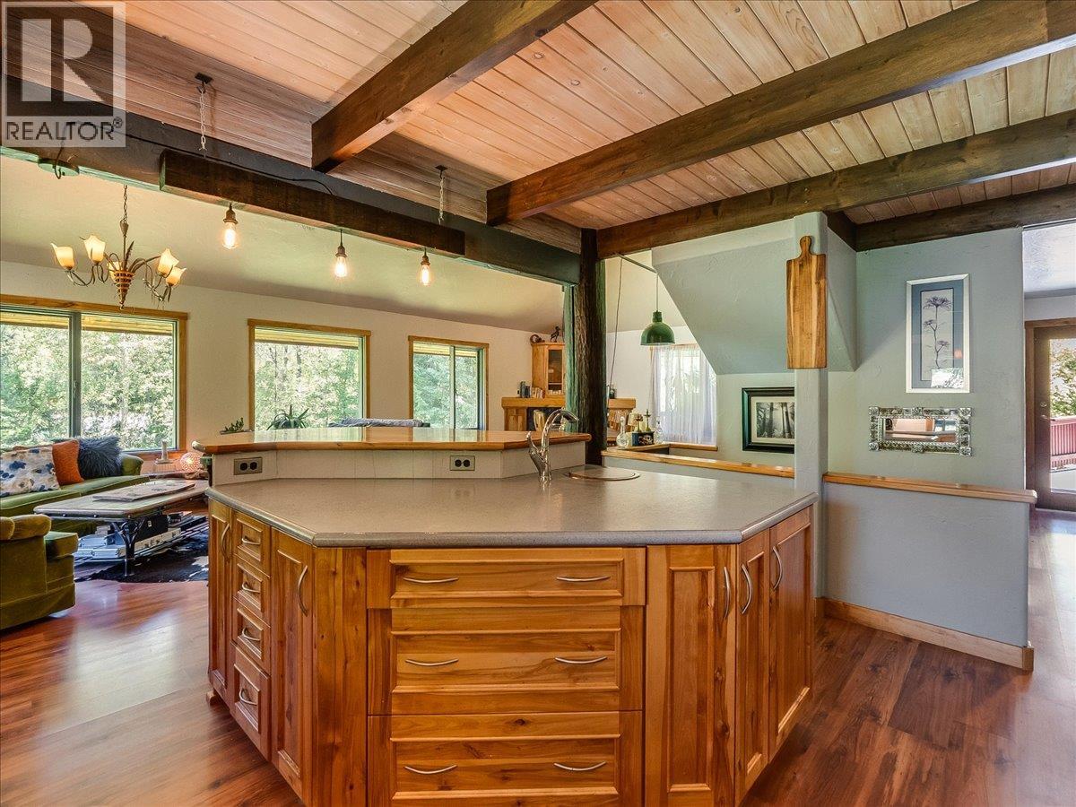 2809 Slocan Valley West Road Property Photo 39