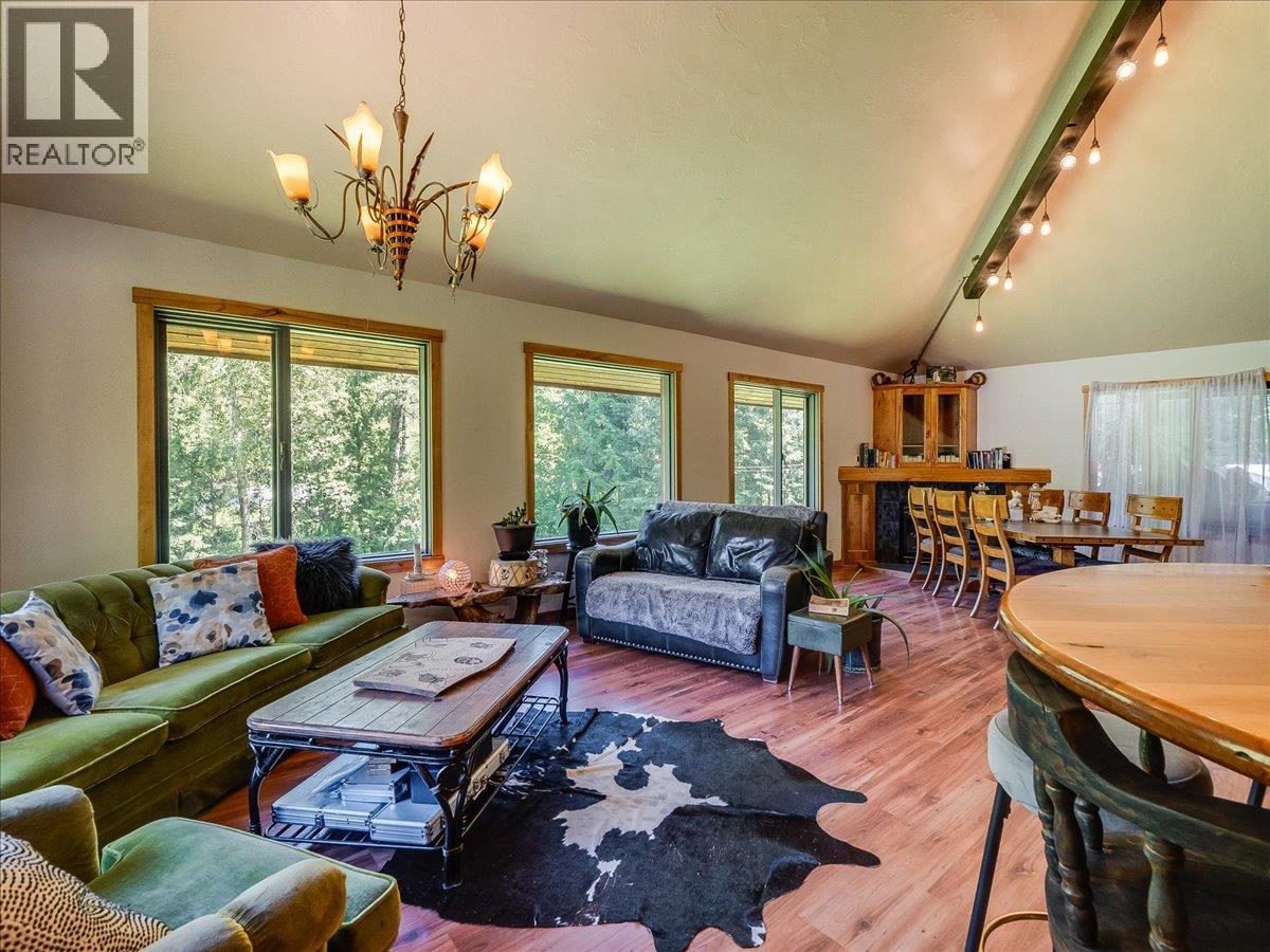 2809 Slocan Valley West Road Property Photo 42