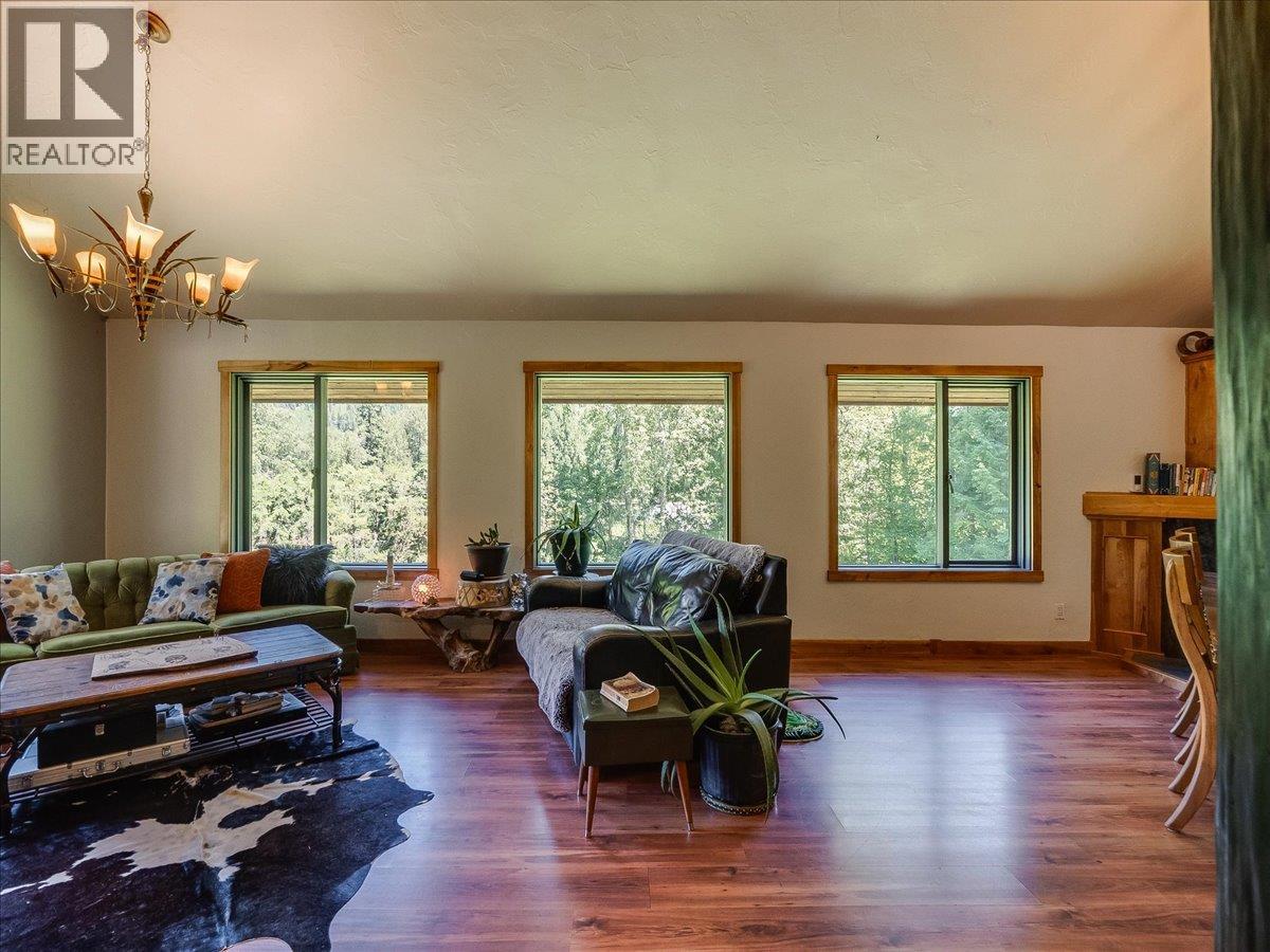 2809 Slocan Valley West Road Property Photo 43