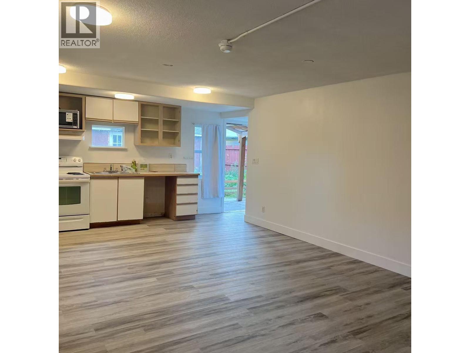 600 Wade Avenue W Property Photo 18