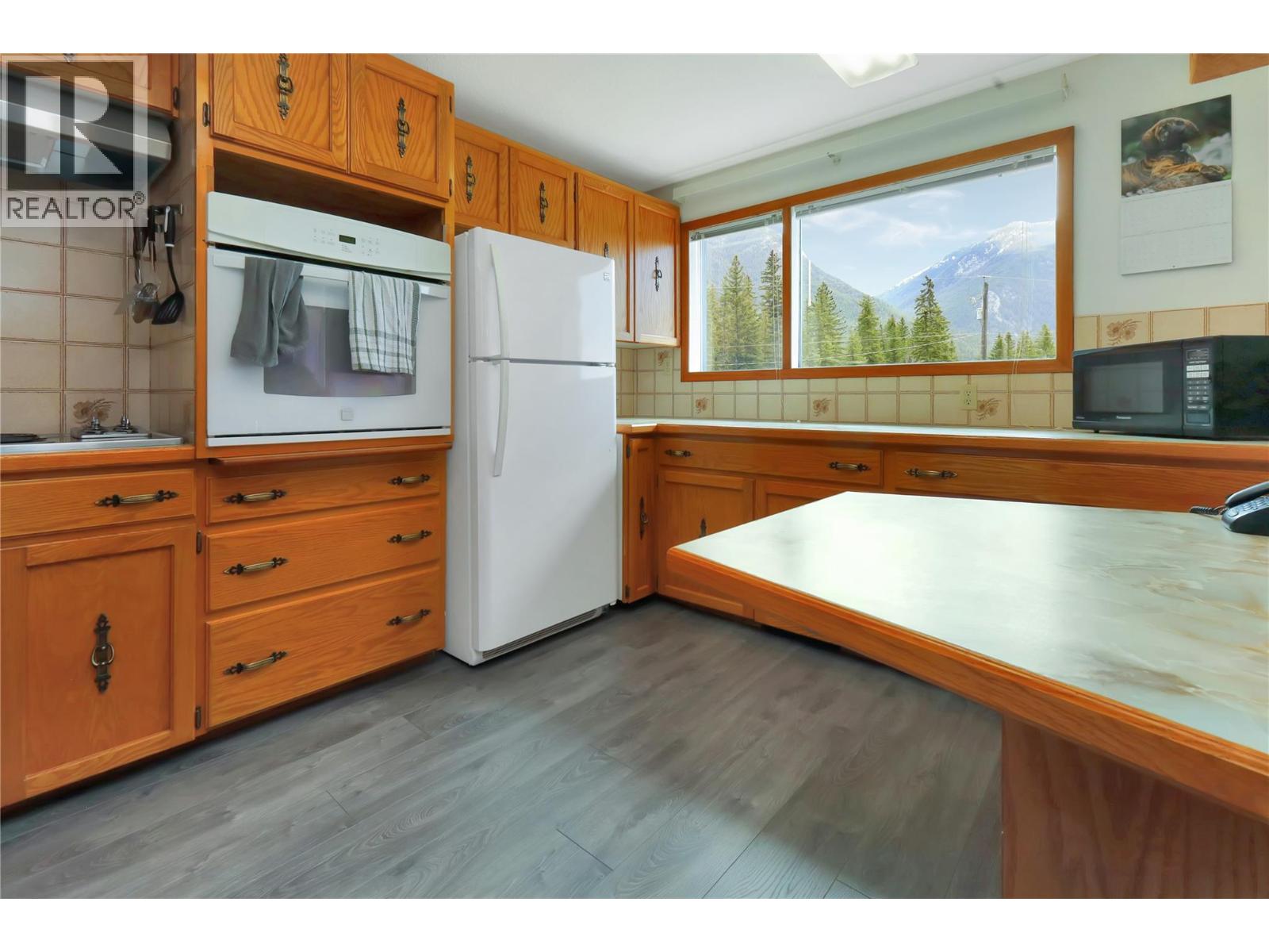 3526 Island Pond Road Property Photo 12