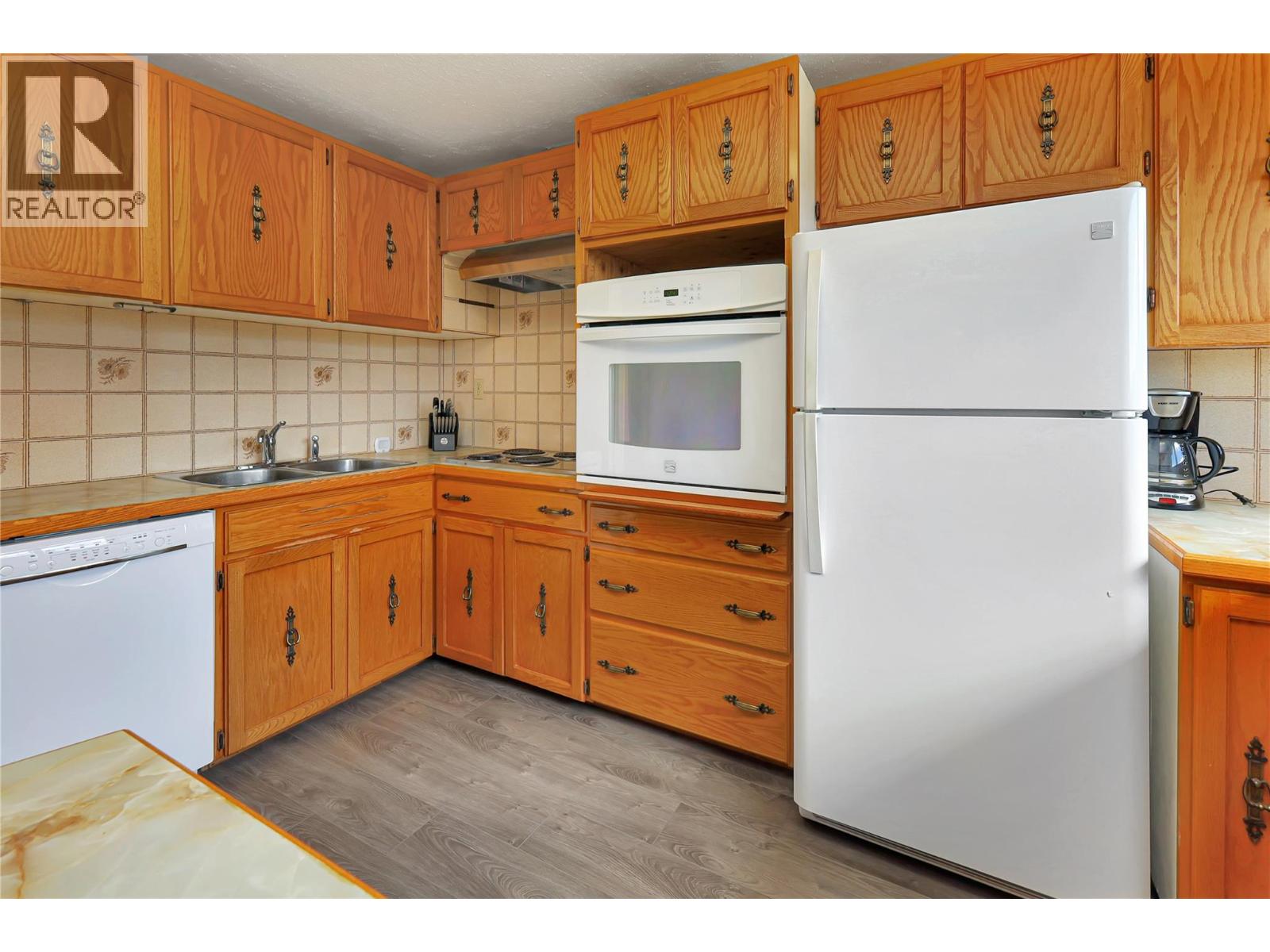 3526 Island Pond Road Property Photo 13