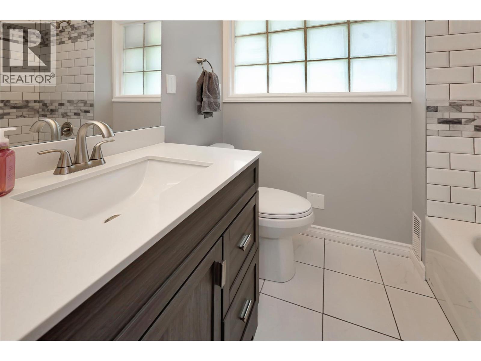 3526 Island Pond Road Property Photo 26