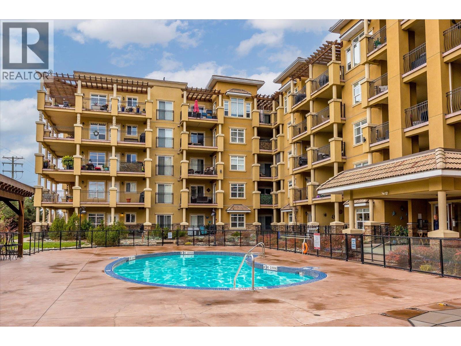 2070 Boucherie Road Unit# 403 Property Photo 1