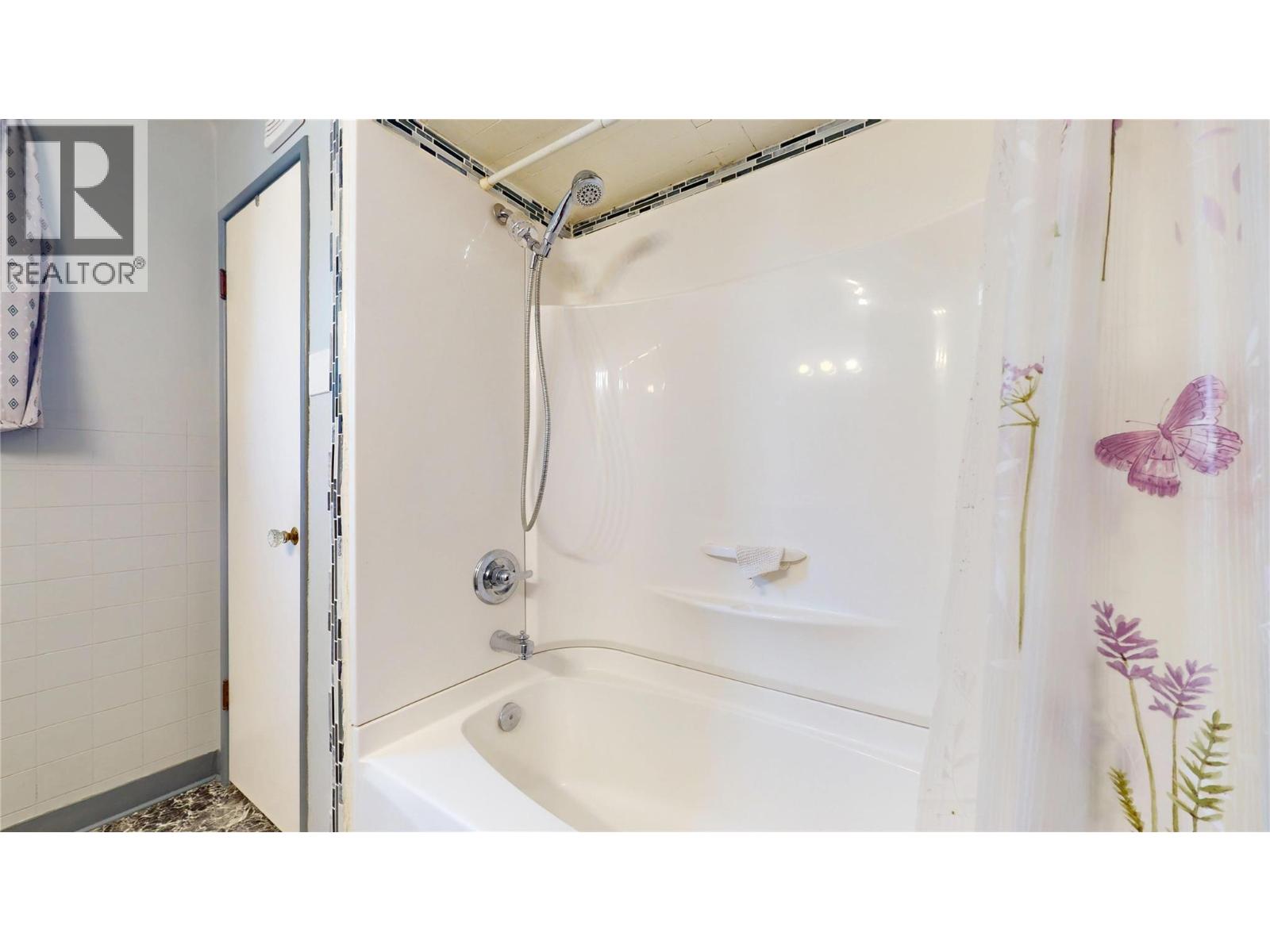 325 14 Avenue S Property Photo 16