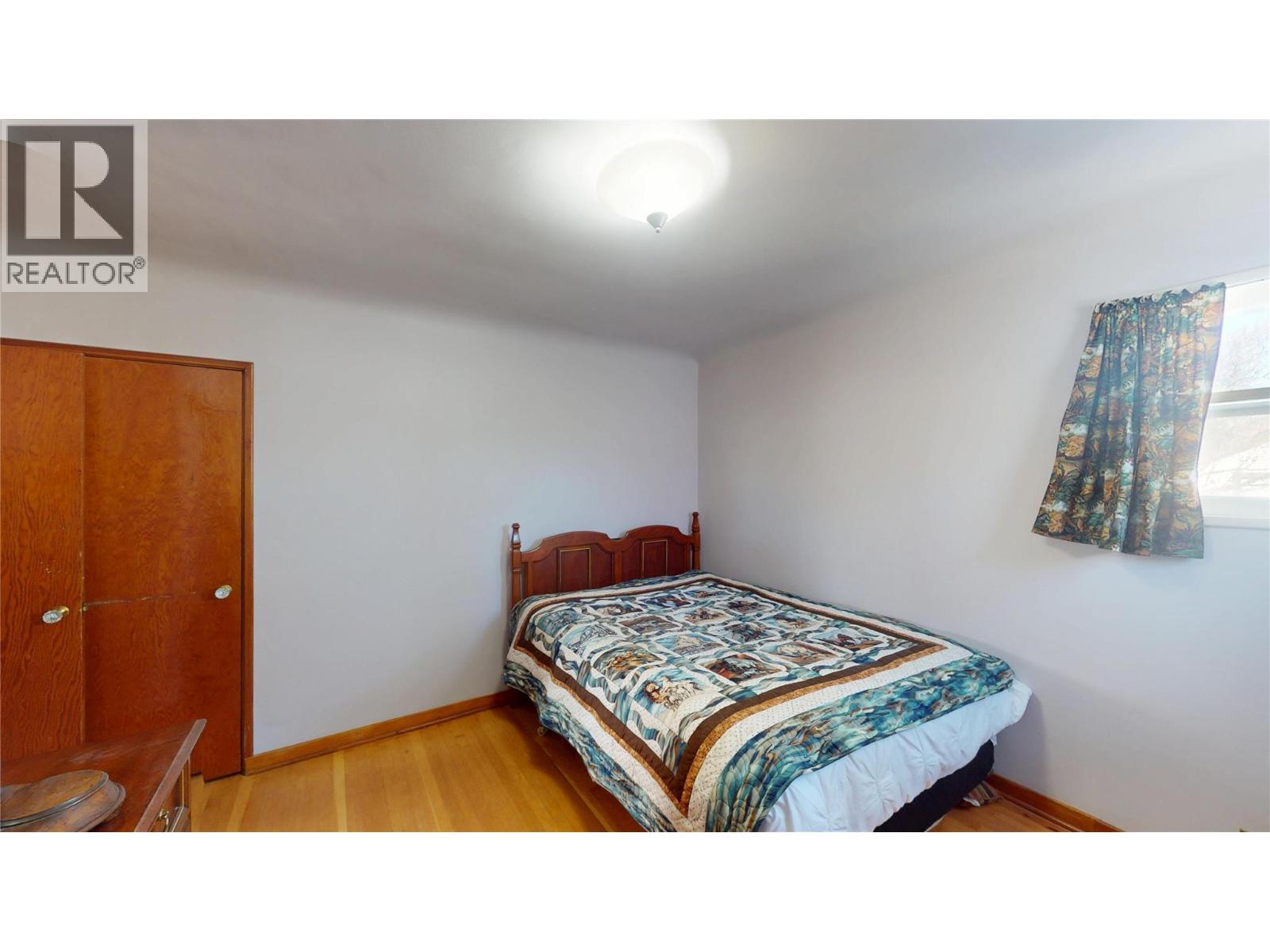 325 14 Avenue S Property Photo 18