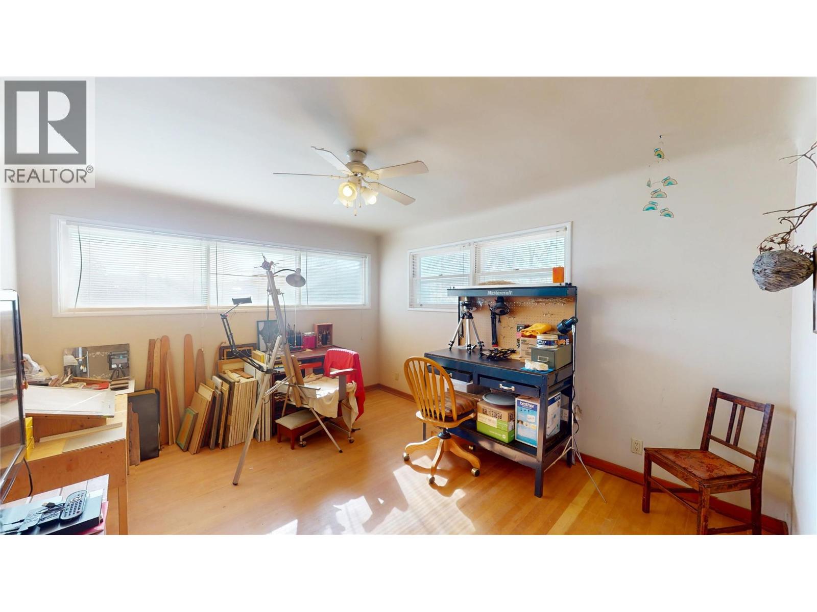 325 14 Avenue S Property Photo 19