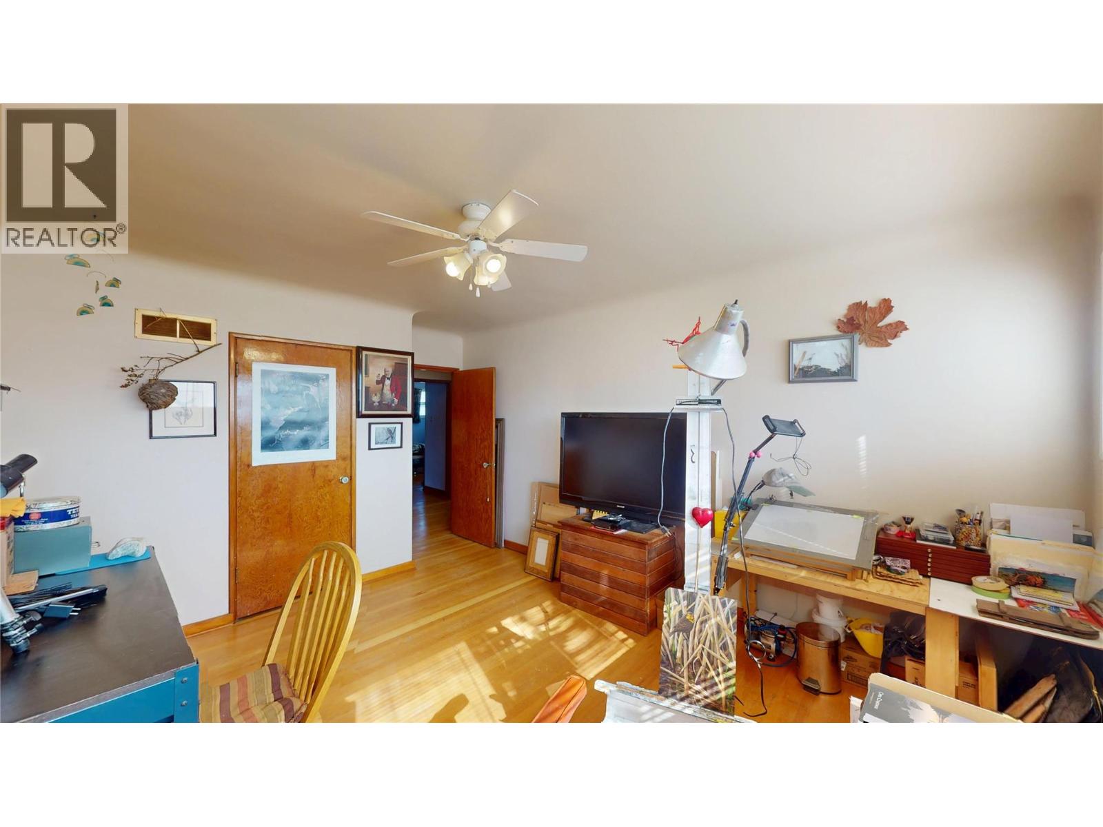 325 14 Avenue S Property Photo 20
