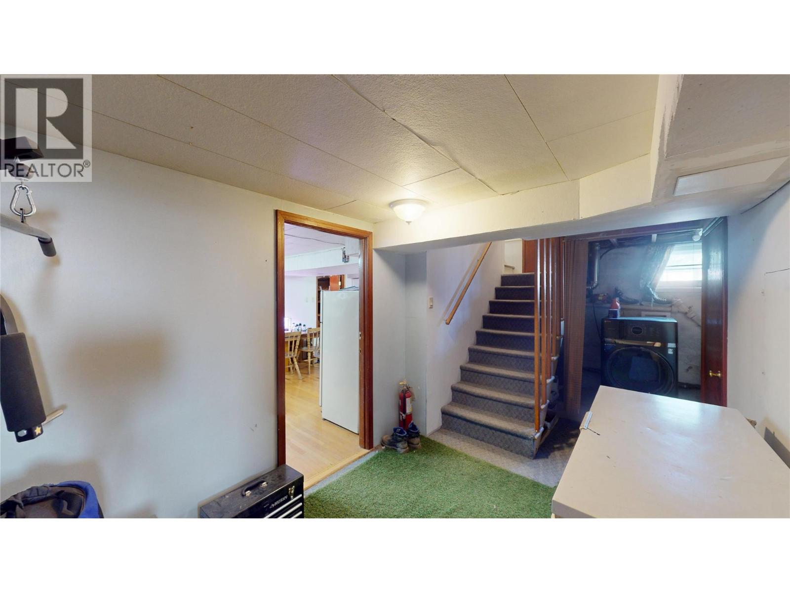 325 14 Avenue S Property Photo 22