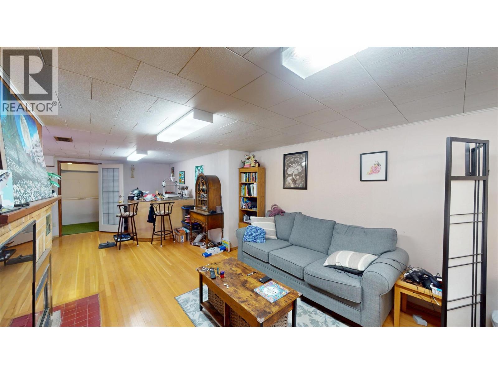 325 14 Avenue S Property Photo 25