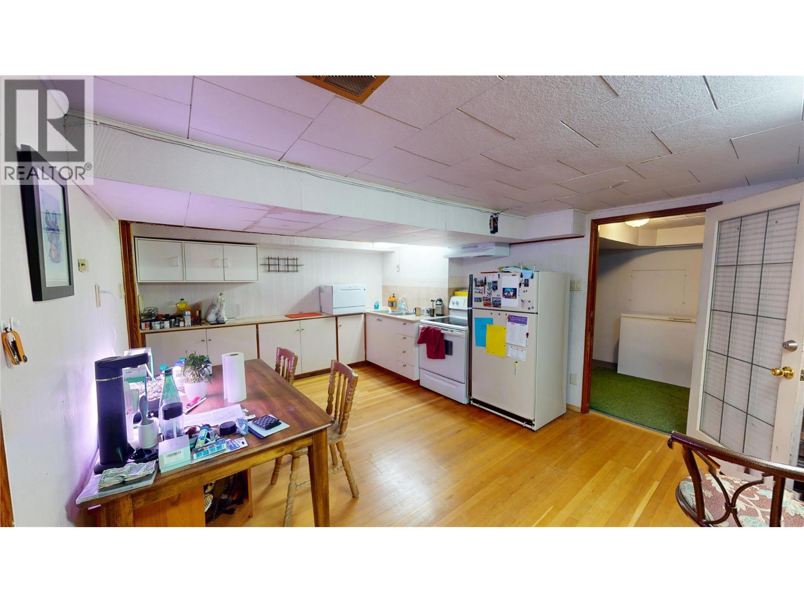 325 14 Avenue S Property Photo 29