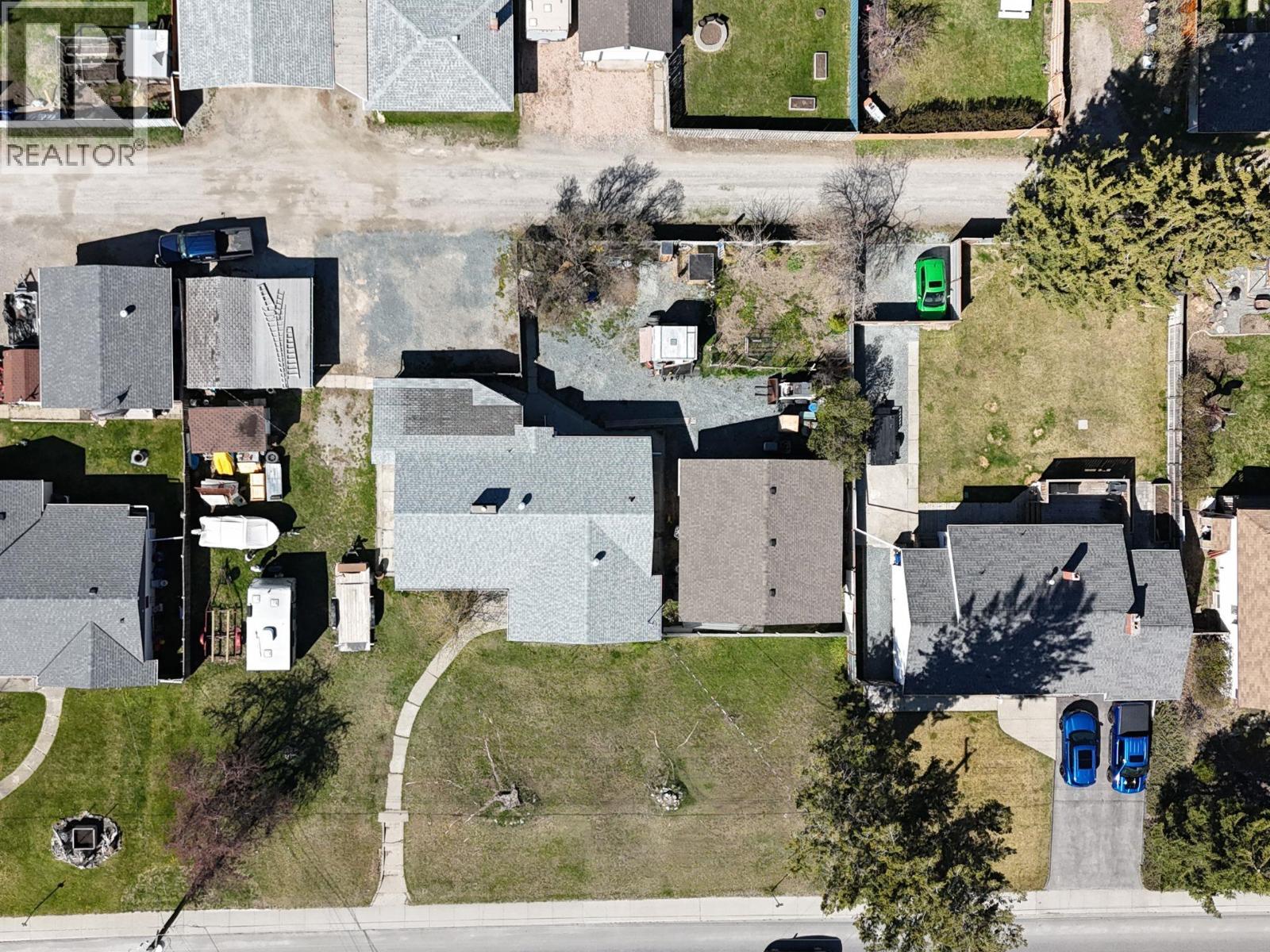 325 14 Avenue S Property Photo 52