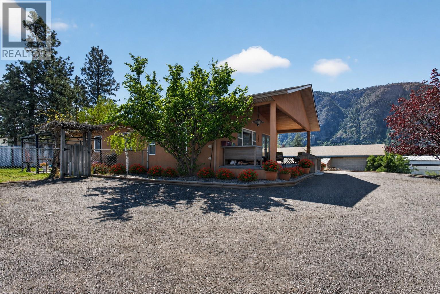 1705 Wallis Road Property Photo 1