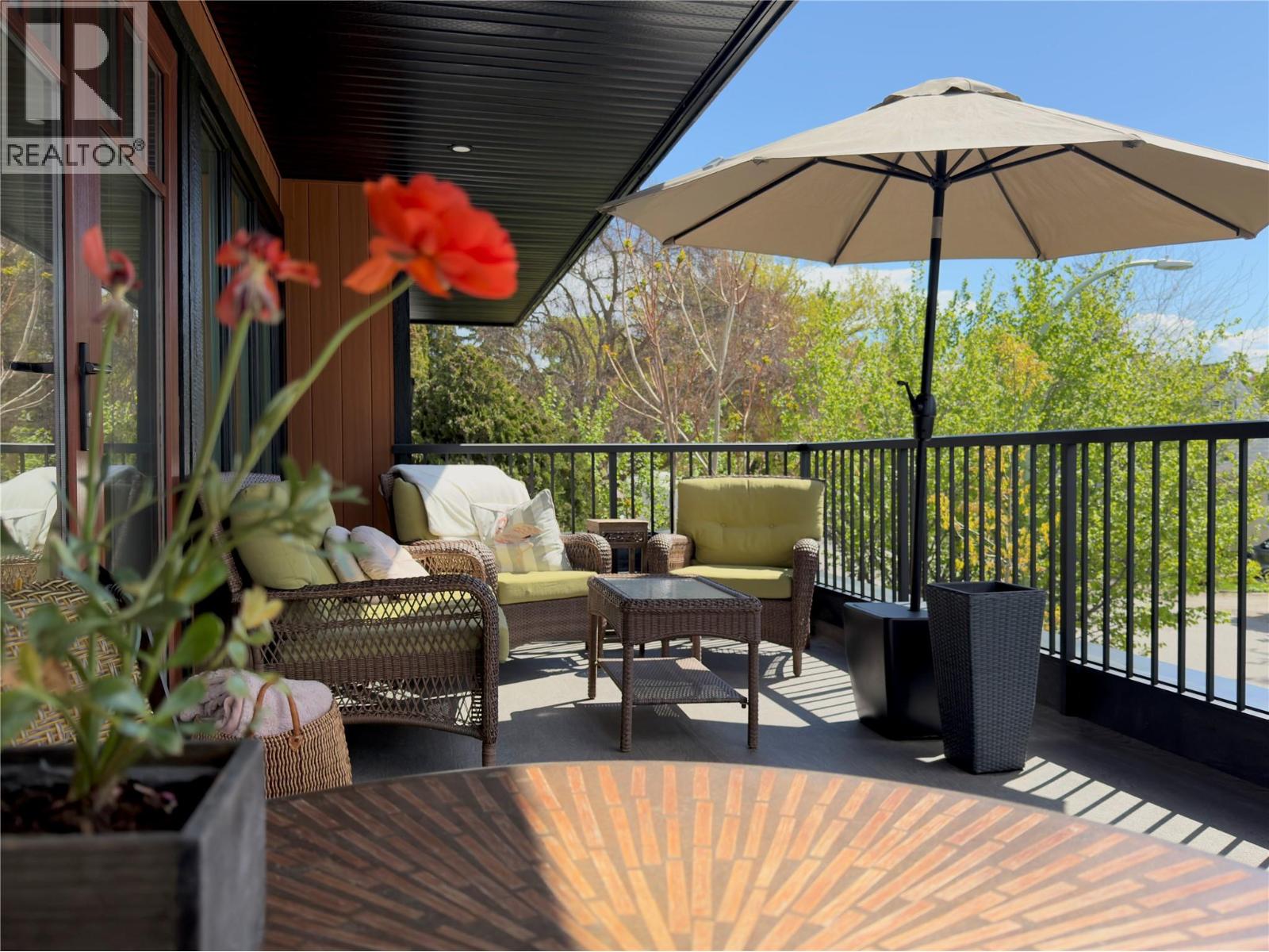 338 Burne Avenue Property Photo 8