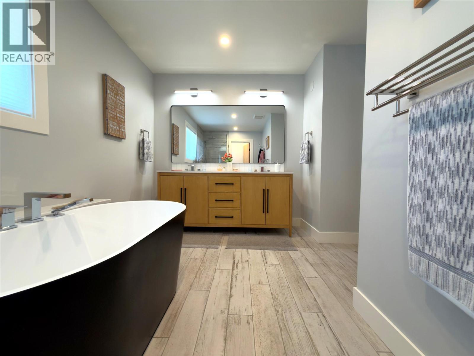 338 Burne Avenue Property Photo 36