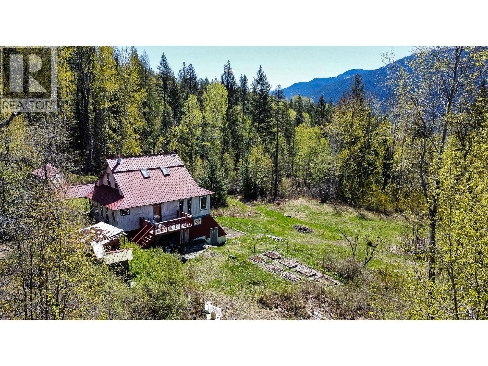 395 Boven Road Property Photo 3