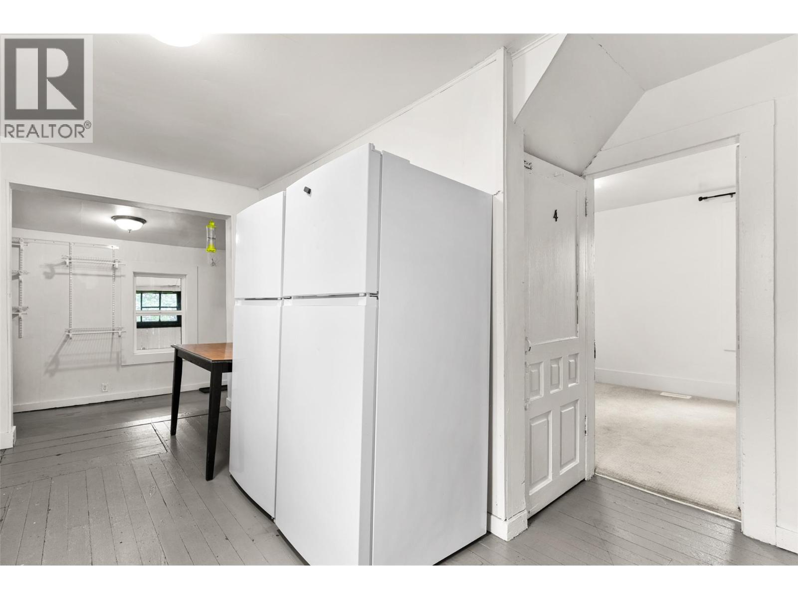 604 Fourth Street E Property Photo 11