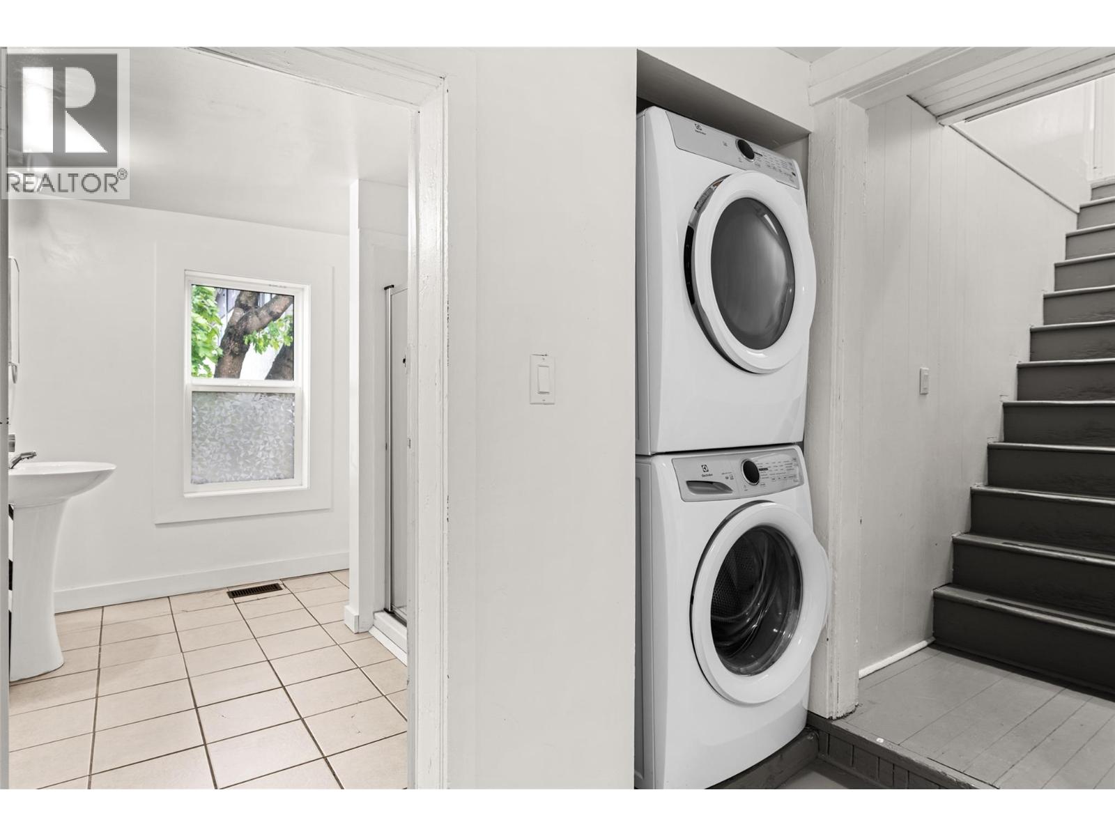 604 Fourth Street E Property Photo 18