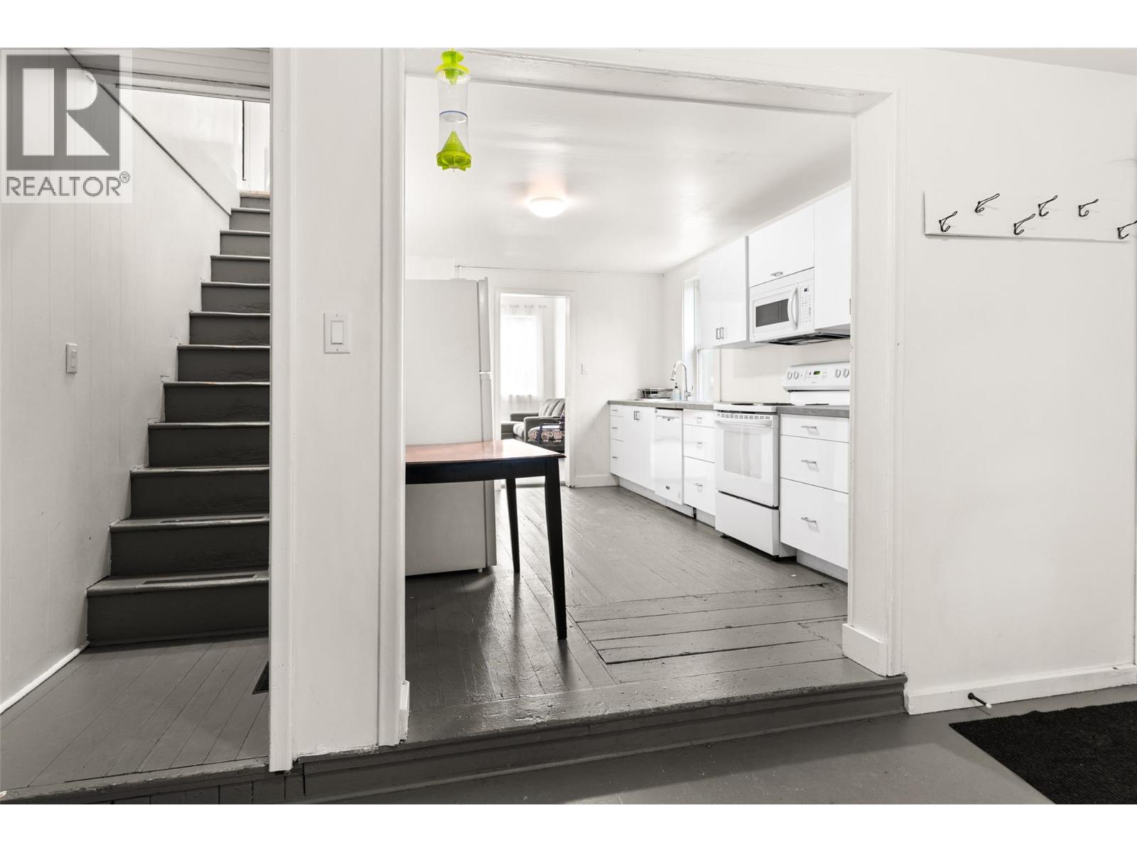 604 Fourth Street E Property Photo 19