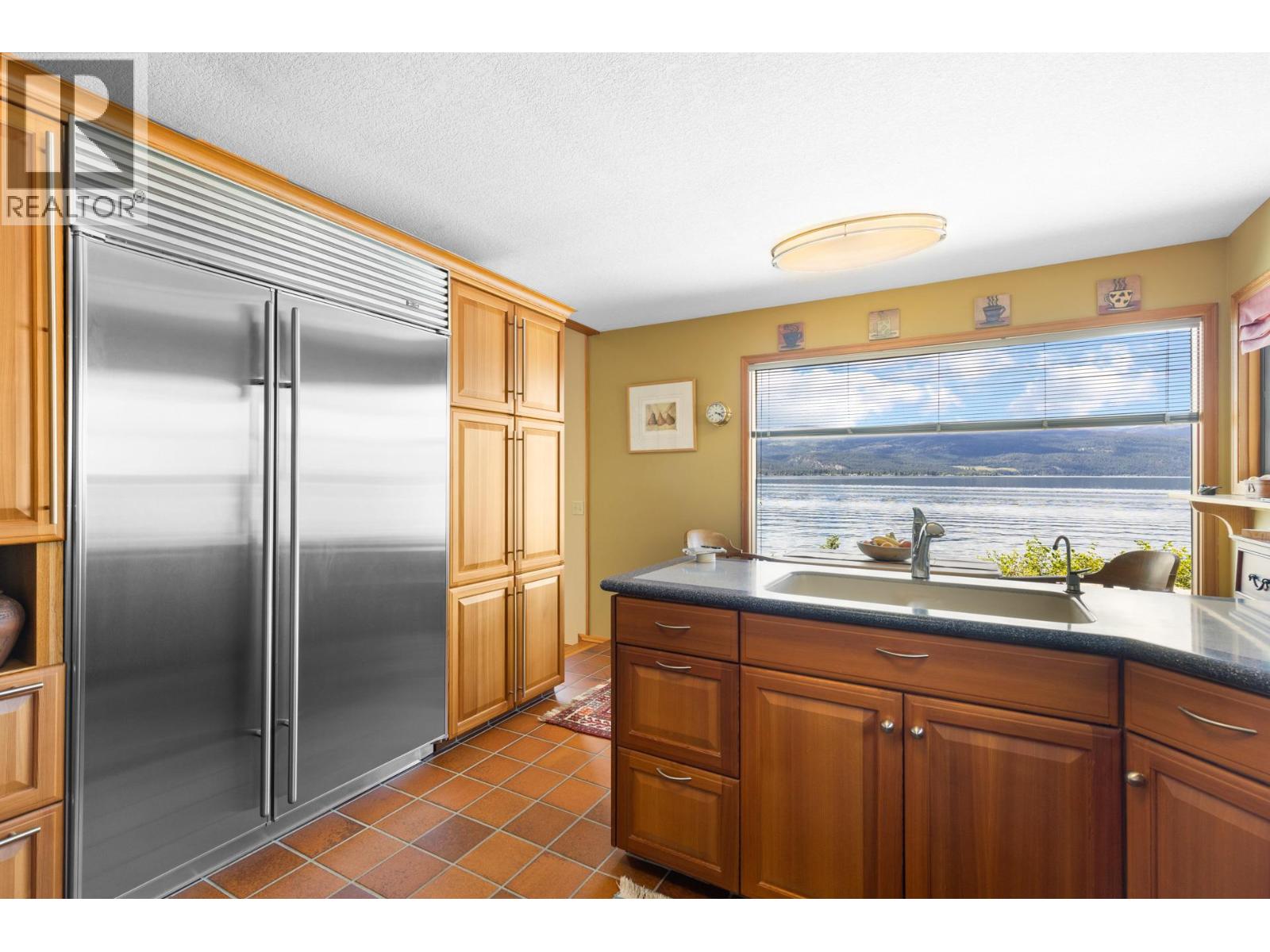 9222 Smith Road Property Photo 4