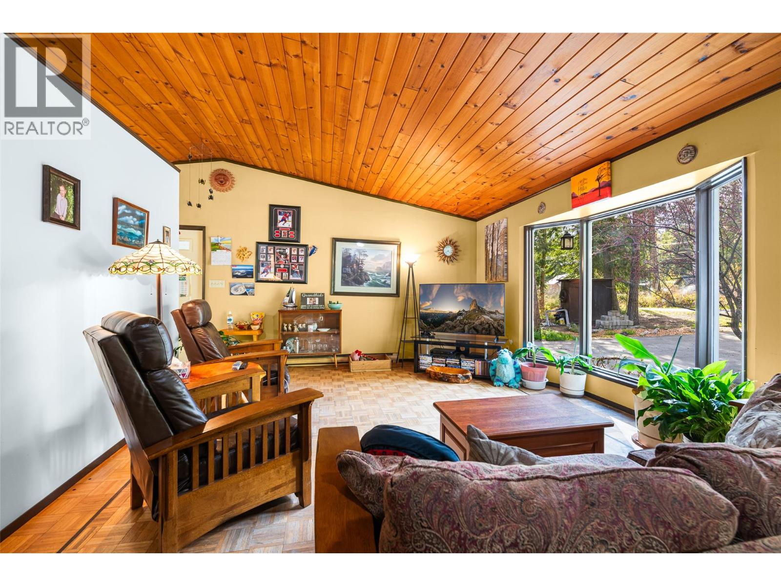 16324 Bowe Road Property Photo 8