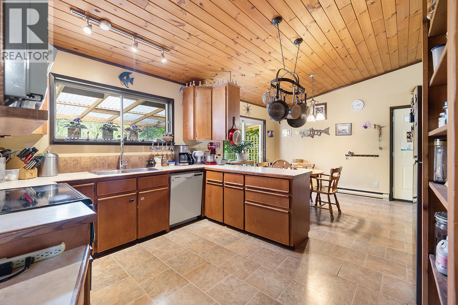 16324 Bowe Road Property Photo 12