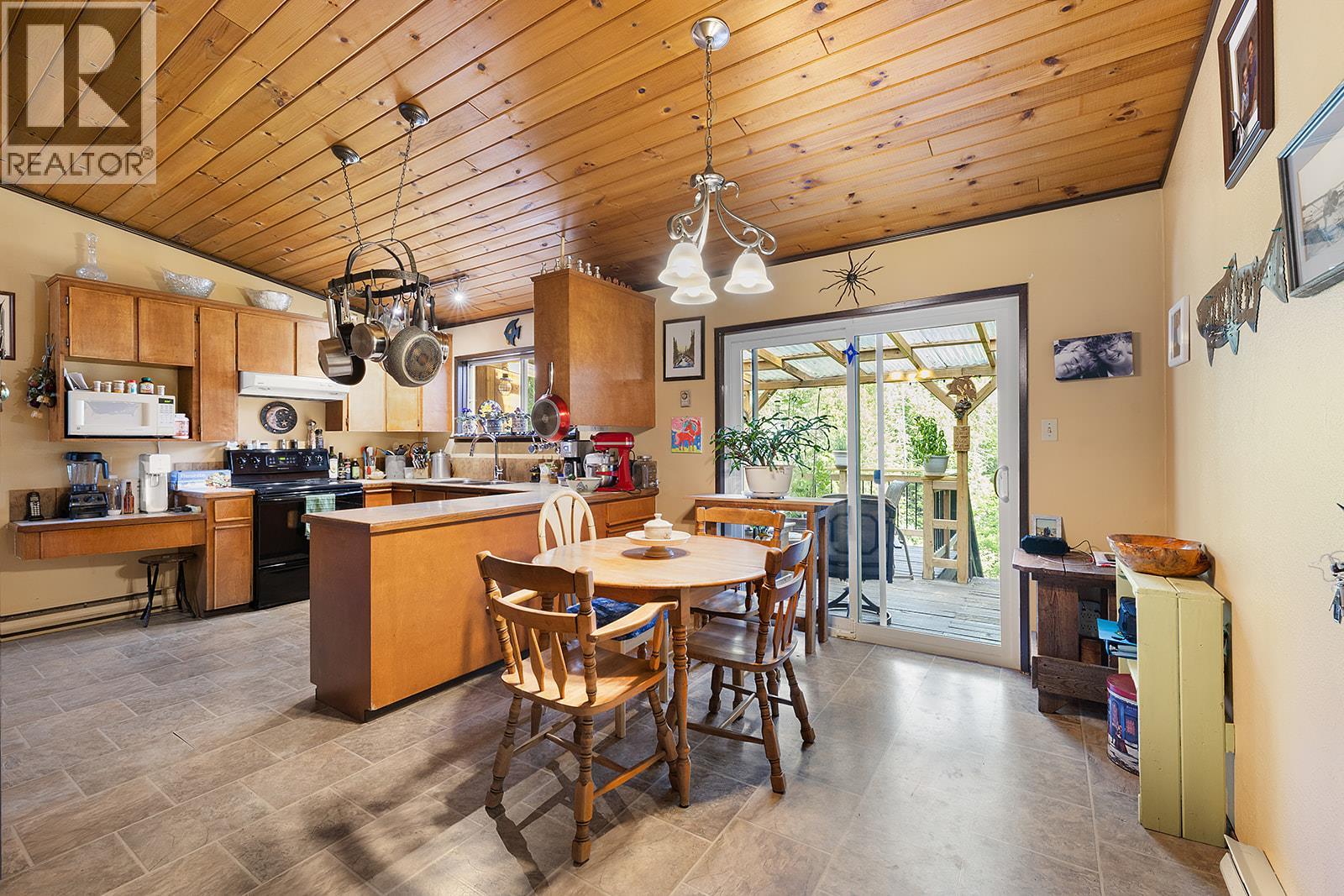 16324 Bowe Road Property Photo 14
