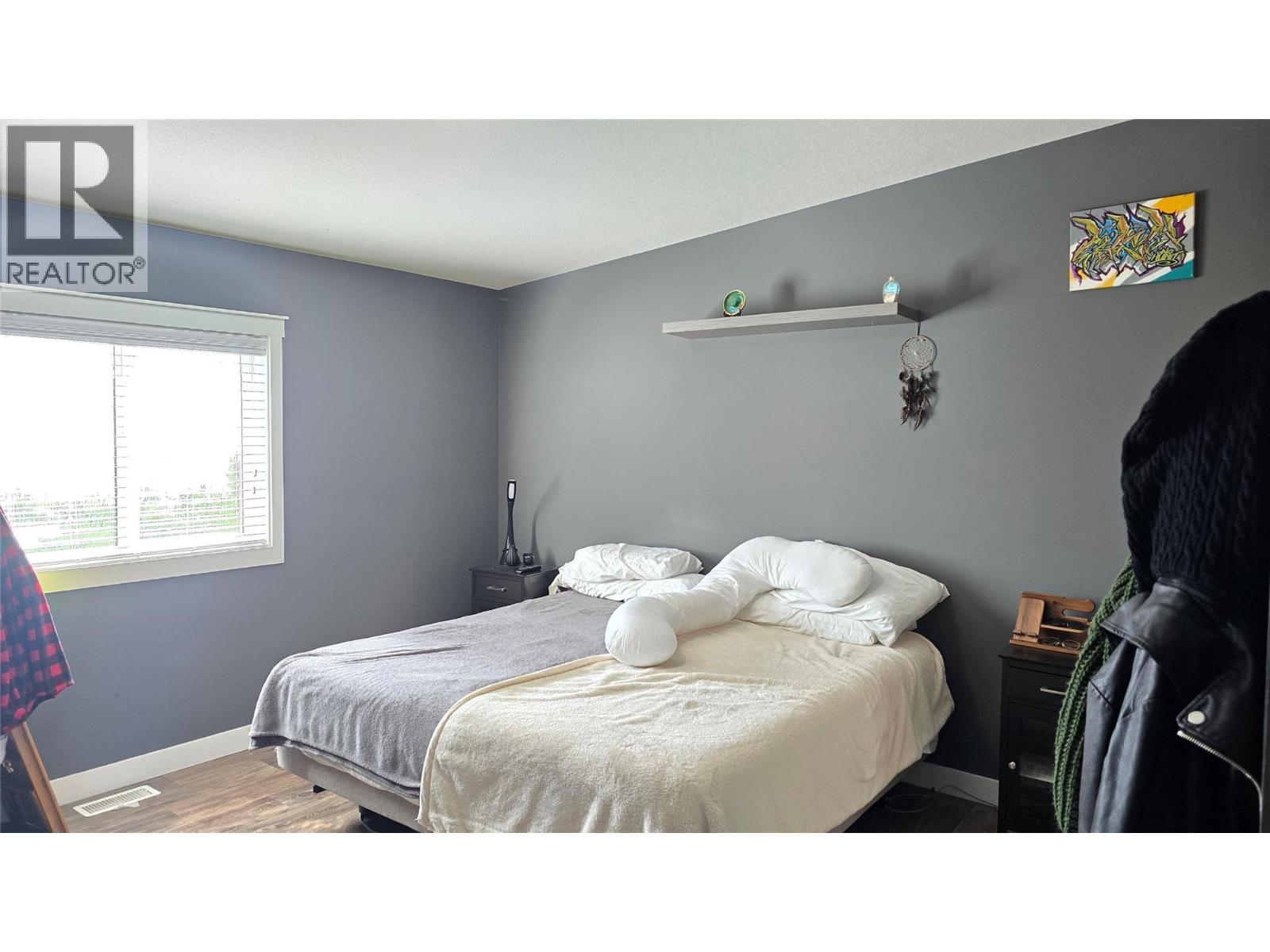 3341 Glengrove Road Property Photo 7