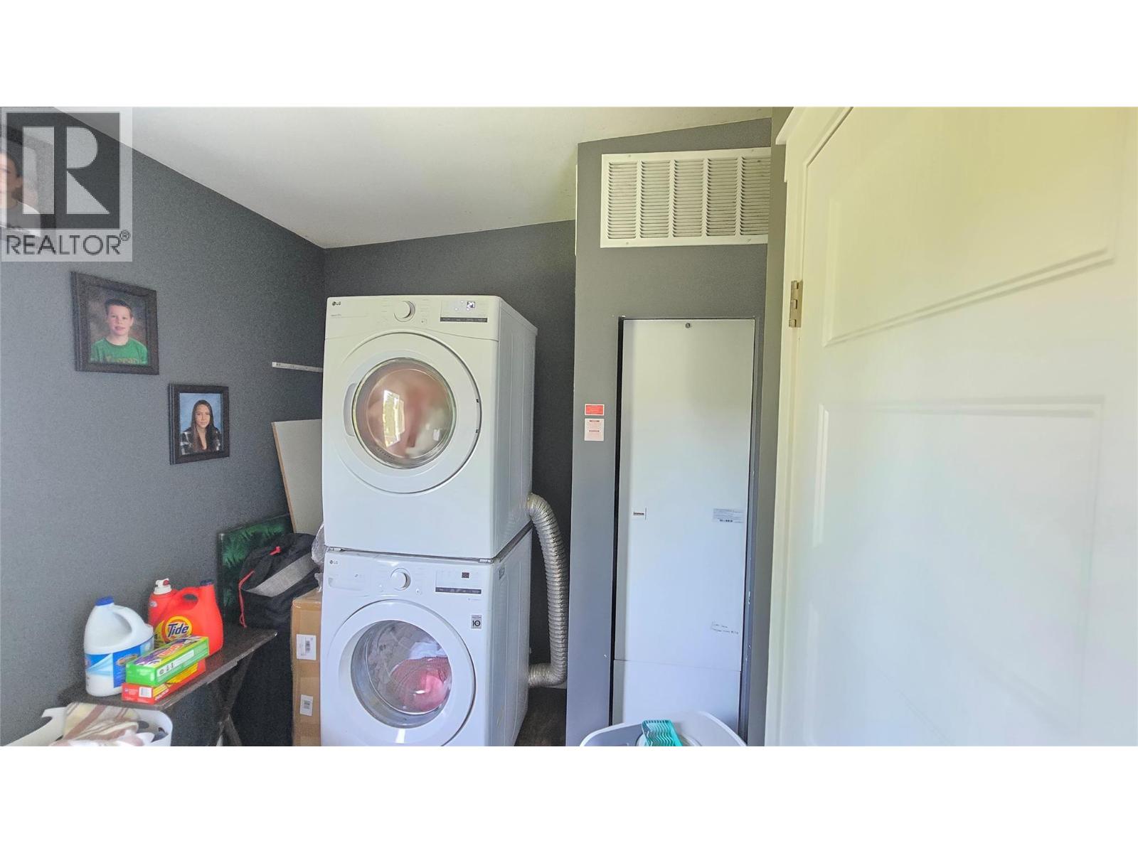 3341 Glengrove Road Property Photo 11