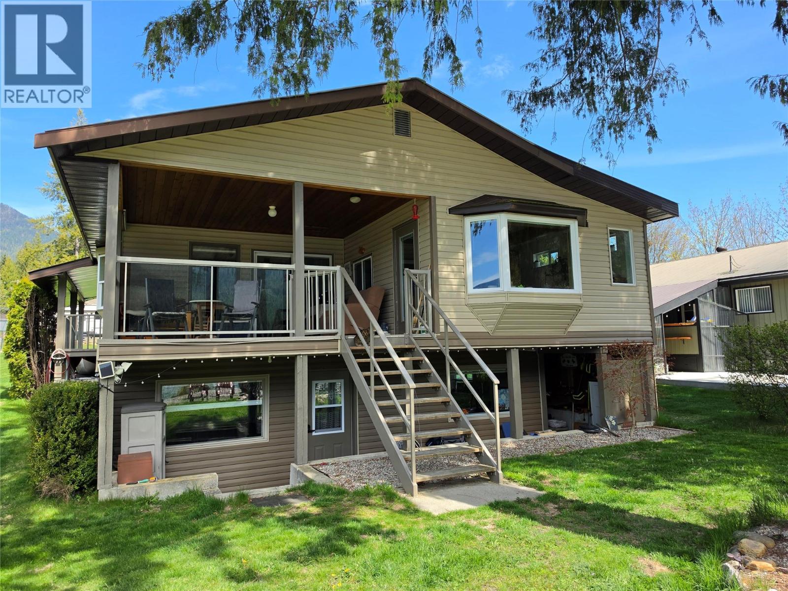 8350 Busk Road Property Photo 2