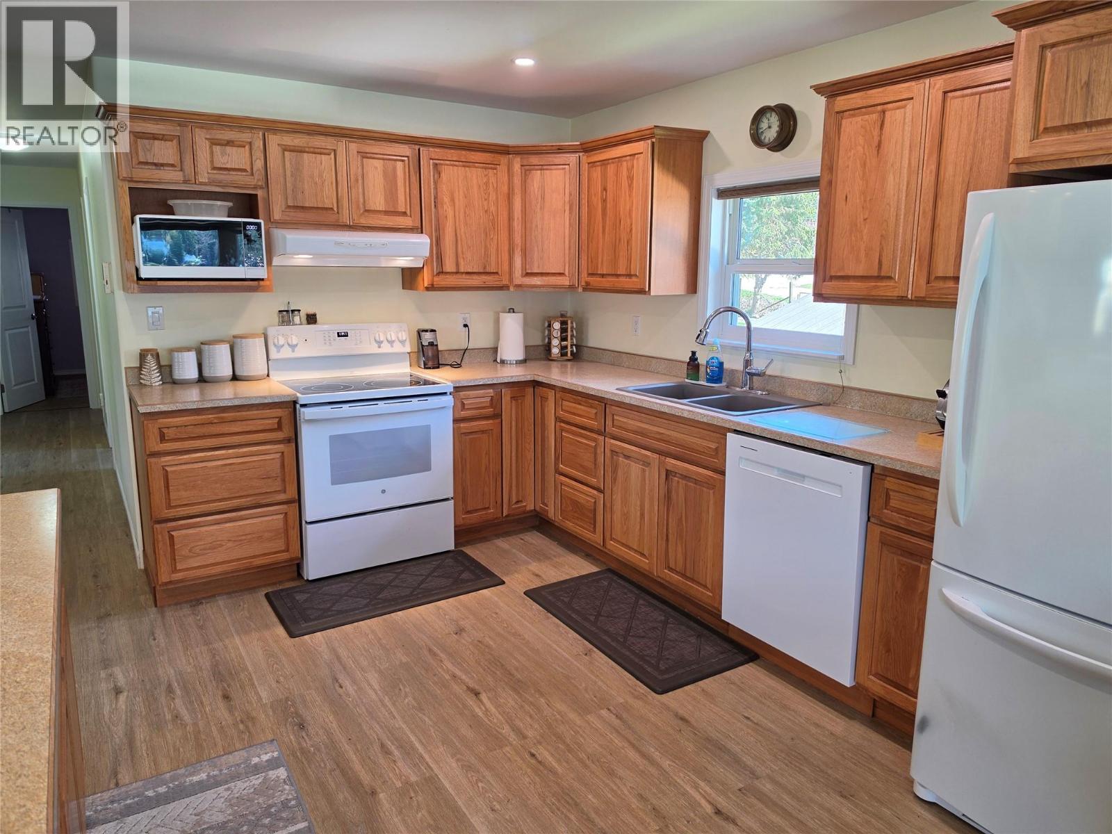 8350 Busk Road Property Photo 9