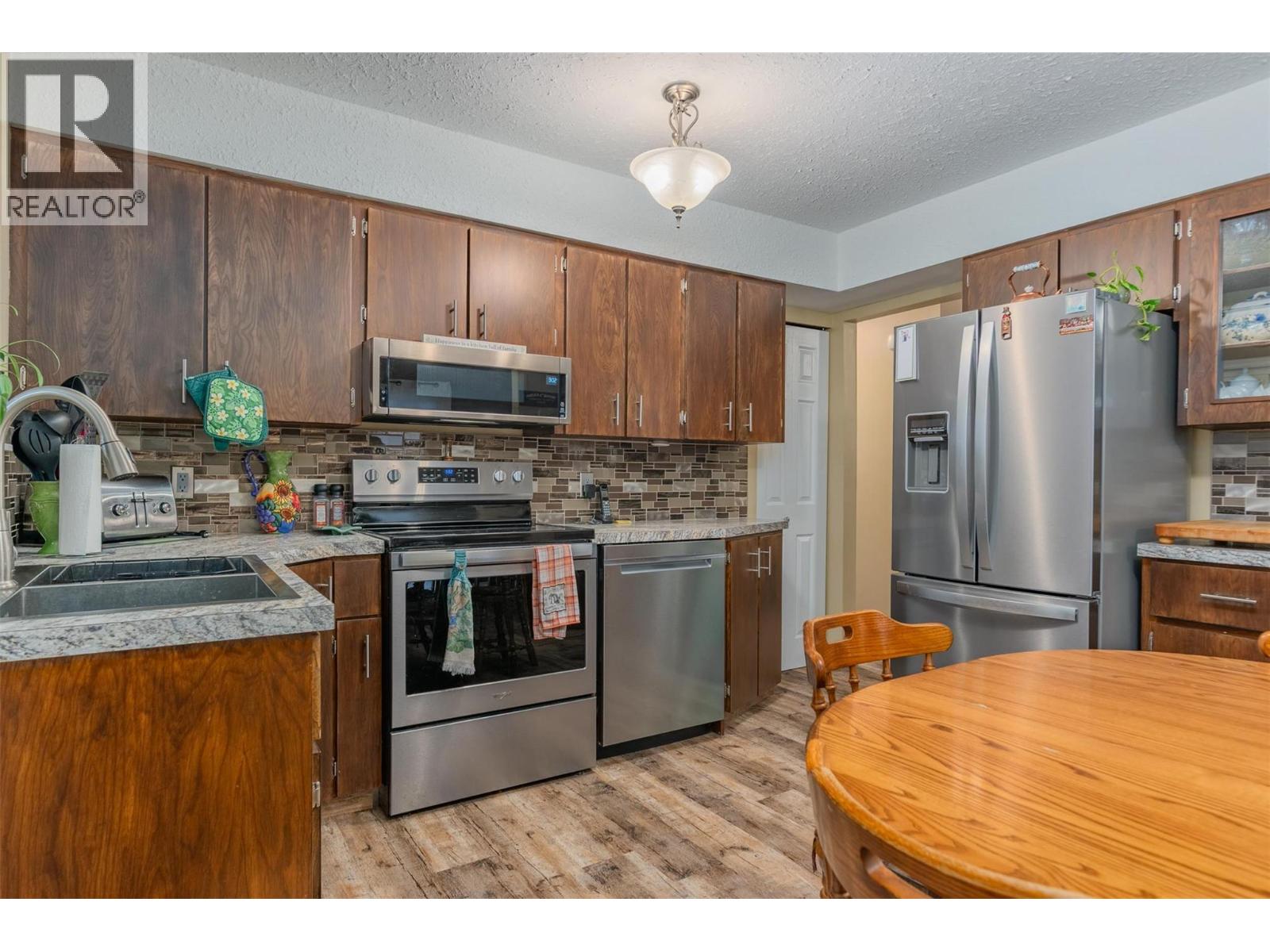 1224 Third Avenue Property Photo 10