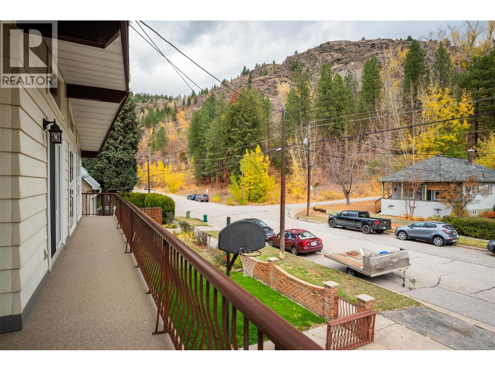 1224 Third Avenue Property Photo 14