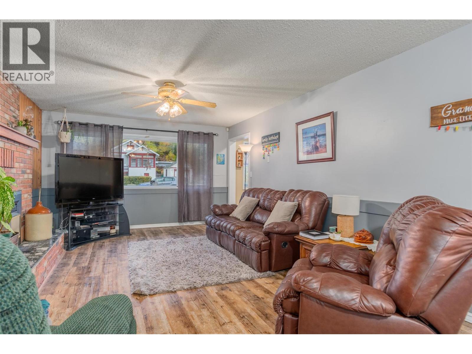 1224 Third Avenue Property Photo 28
