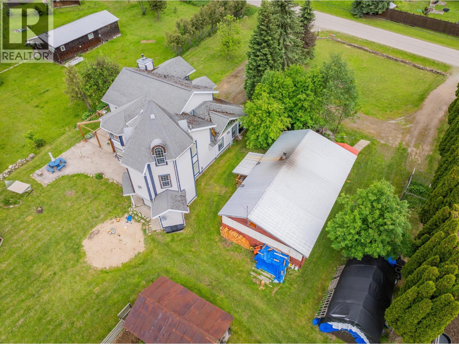 3452 Cemetery Road Property Photo 6